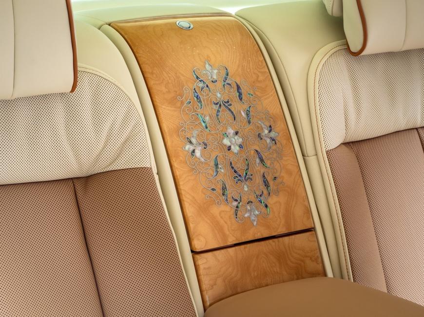 Prezentarea Phantom Hummingbird: Primul Rolls-Royce din istorie cu intarsie din cochilie de abalone