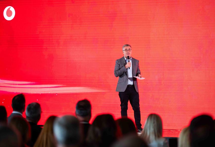 Vodafone lansează GEN10 și caută următoarea generație de campioni a României alături de Nadia Comăneci și Ciprian Marica