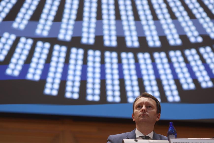 Mureșan, pierdut în spațiu și timp. A vorbit peste 30 de minute. Grindeanu: Domnule premier RESEMNAT... / live text / Update