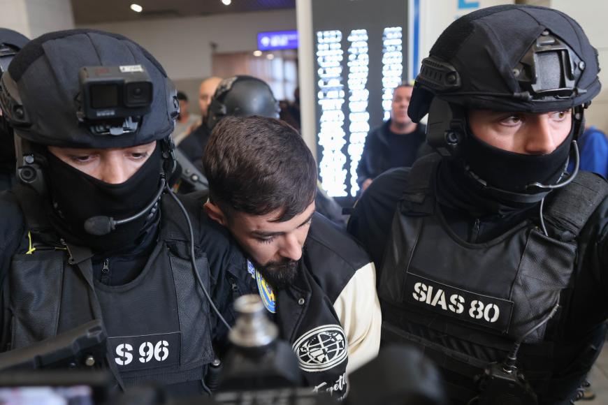 Vlad, „iubirea vieții” Valentinei, acuzat că a ucis-o și a aruncat-o în Olt, a fost extrădat din Elveția. Bărbatul a fost preluat de o escortă a Poliție Române și va fi arestat