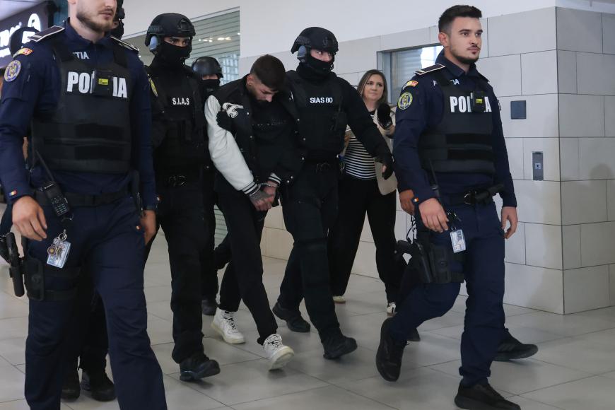 Vlad, „iubirea vieții” Valentinei, acuzat că a ucis-o și a aruncat-o în Olt, a fost extrădat din Elveția. Bărbatul a fost preluat de o escortă a Poliție Române și va fi arestat