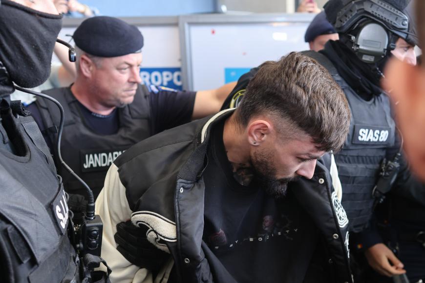 Vlad, „iubirea vieții” Valentinei, acuzat că a ucis-o și a aruncat-o în Olt, a fost extrădat din Elveția. Bărbatul a fost preluat de o escortă a Poliție Române și va fi arestat