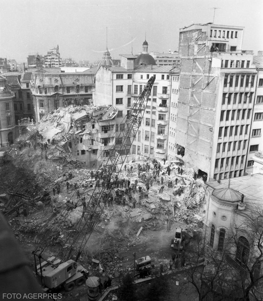  imagine cu blocul Continental-Colonadelor din Bucuresti