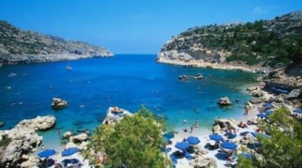 grecia isi vinde insulele basescu a castigat fiindca apara sarea si posta de vanzare