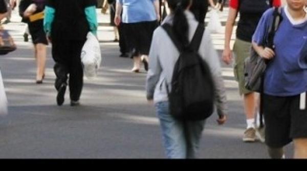 60 000 de bugetari vor fi dati afara