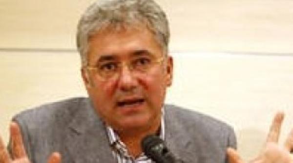 curaj gaina ca te tai videanu se jura ca nu stie de remaniere