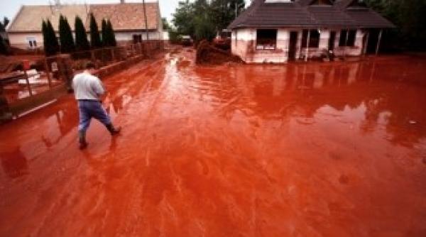 unda de poluare cu noroi rosu din ungaria a ajuns in dunare