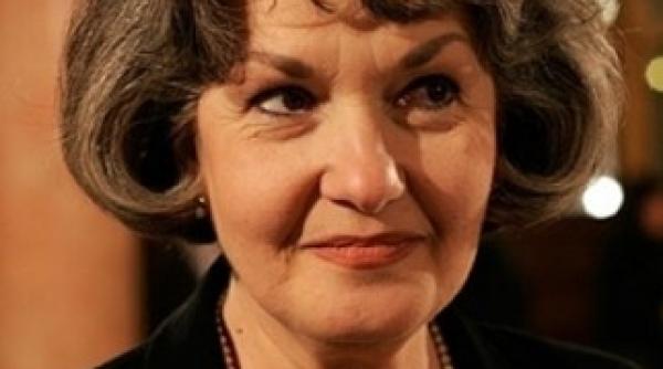 mona musca sefa ofiterilor acoperiti din societatea civila desconspirata de basescu din cauza popularitatii