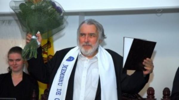 adrian paunescu flacara care a aprins o generatie in blugi