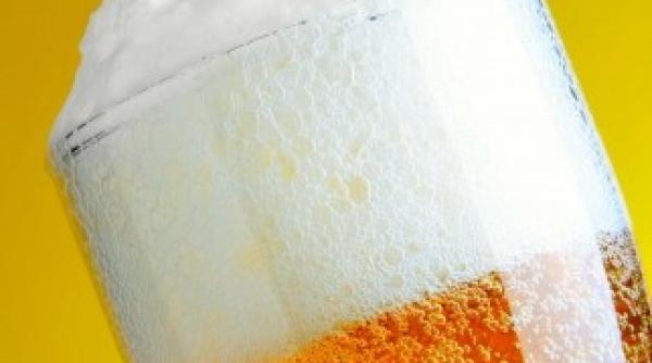 o romanca in top 5 a celor mai buni barmani la turnarea berii in pahar