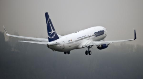 doua curse aeriene ale tarom au intarziei de doua ore din cauza cetii de la cluj