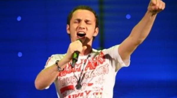 mihai traistariu a cazut pe gheata si si a fracturat mana