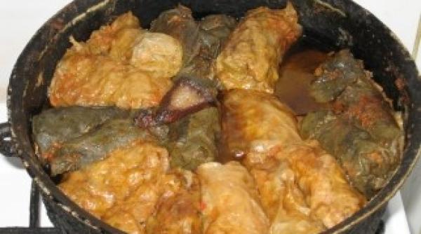 un ungur inaugureaza prima fabrica de sarmale la harghita