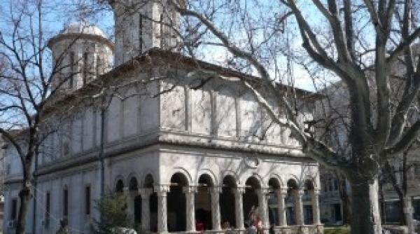 pelerinaj la moastele sfantului nicolae de la biserica sfantul gheorghe nou din bucuresti