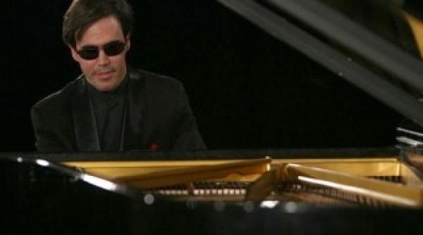 erdi tamas un pianist nevazator din ungaria pe scena salii radio video