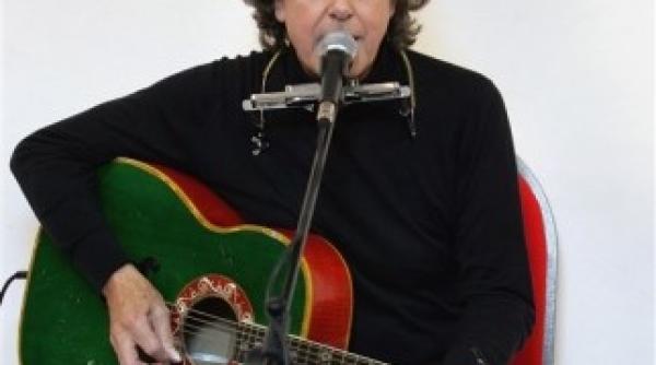 victor socaciu lanseaza cel mai nou post de radio din romania cu un concert donovan