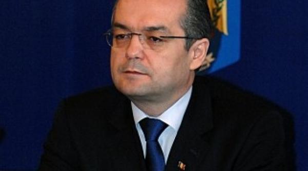 emil boc acuza opozitia ca doreste blocarea recuperarii de catre bugetari a 15 din salariu