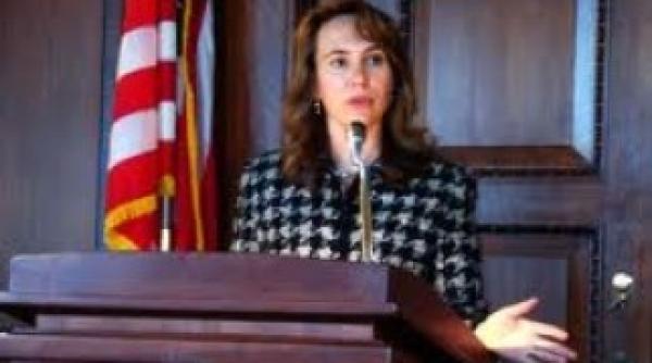 o deputata din arizona impuscata in timpul unei intalniri cu alegatorii dintr un supermarket