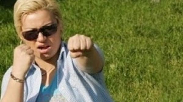 nikita batuta si aruncata dupa gratii in spania