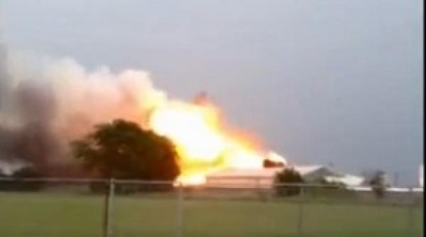 cum arata o casa care explodeaza cu 45 de kilograme de dinamita video