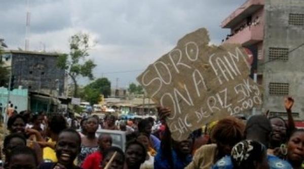 mae le recomanda romanilor din coasta de fildes sa plece imediat de acolo