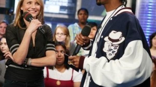 cameron diaz a cumparat marijuana de la snoop dog