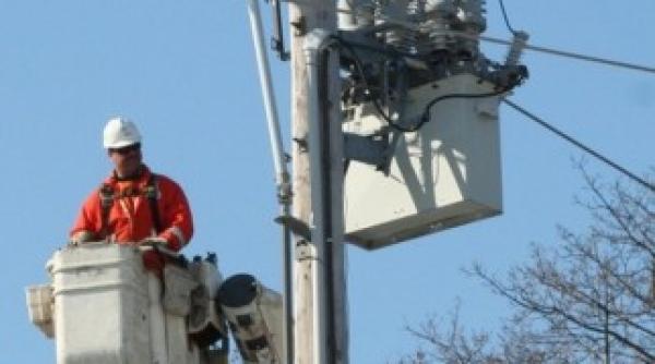 incendiu la un transformator electric de pe soseaua cotroceni dupa ce un cablu rupt a luat foc