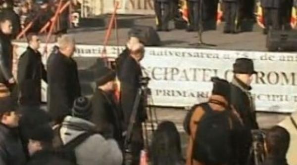 traian basescu huiduit la manifestatiile organizate la iasi de ziua unirii video