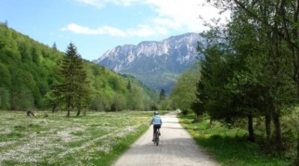 retea nationala de trasee cicloturistice pe drumuri aflate in zone cu peisaje pitoresti si trafic auto redus
