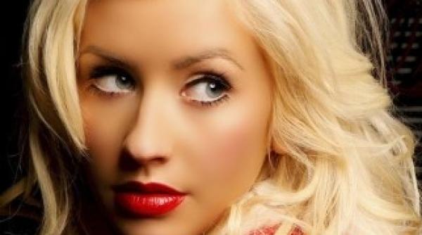 christina aguilera a incurcat versurile imnului national al sua video