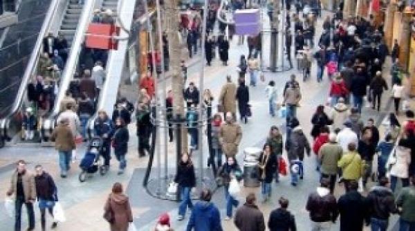 un sfert dintre romanii din mediul urban merg la cumparaturi desi nu le face placere