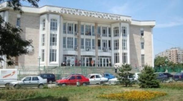 zeci de absolventi acuza universitatea spiru haret ca au platit pentru o facultate care nu exista