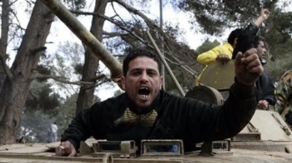 batalia finala libia tara mortilor rebelii ajung la tripoli gaddafi se pregateste sa omoare sau sa moara