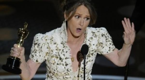 melissa leo a injurat de fericire ca a primit oscarul pentru cea mai buna actrita in rol principal video