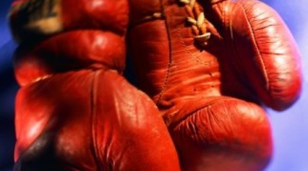 federatia romana de box a fost suspendata temporar din toate competitiile internationale