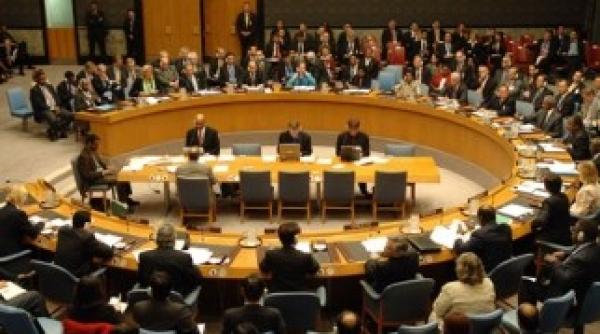 consiliul de securitate al onu a autorizat interventia militara in libia obama i a sunat pe sarkozy si cameron primele efecte asupra lui gaddafi