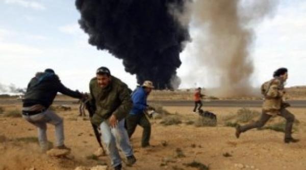 au inceput bombardamentele in libia un avion militar a fost doborat live stream