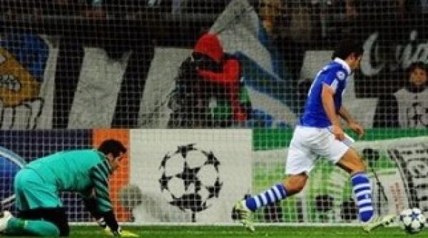 manchester united ca si calificata in finala ligii campionilor 2 0 cu schalke 04 in deplasare