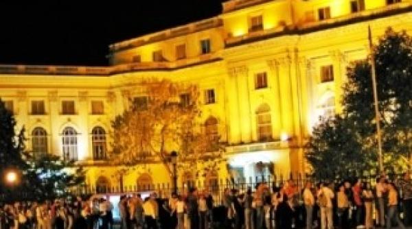 muzeele din tara isi asteapta vizitatorii la noaptea muzeelor