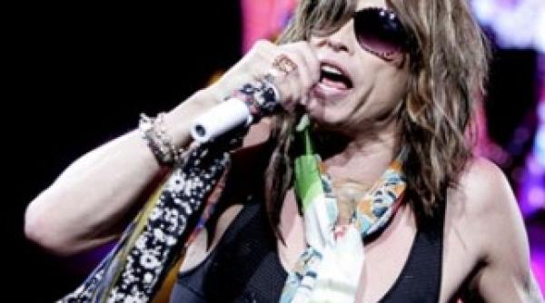 steven tyler in autobiografia sa mi am prizat porsche ul avionul personal si casa