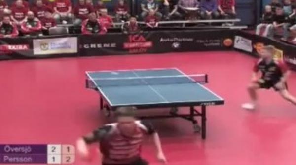 lovitura incredibila la tenis de masa