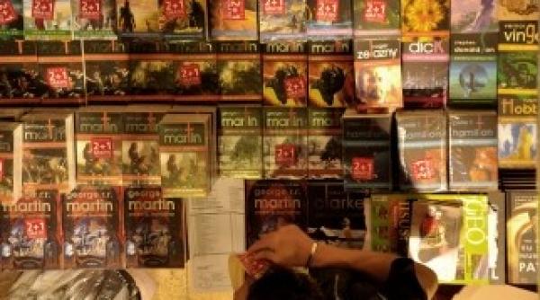 targul de carte cu discount kilipirim isi deschide portile catre cititori galerie foto