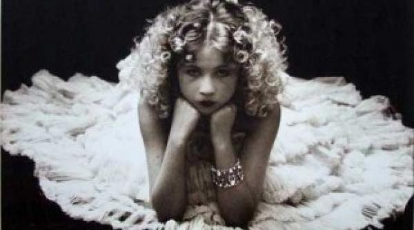 cine e eva ionescu a auzit cineva de ea da isabelle huppert corespondenta speciala de tudor caranfil