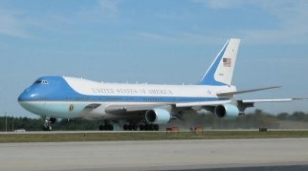 air force one cu obama la bord a ratat aterizarea pe un aeroport