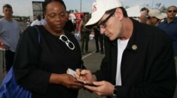 charlie sheen la reabilitare intr o tabara a tineretului pro kremlin