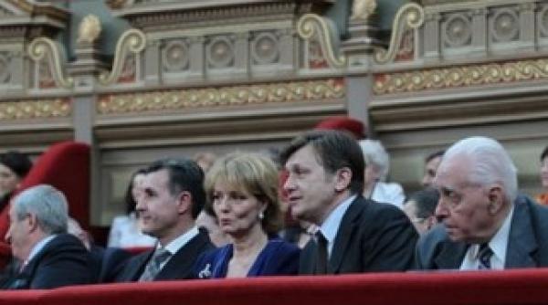 vizita lui charles un semnal de ce ar fi basescu pentru restaurarea monarhiei in romania