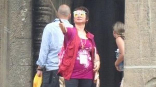 voteaza cel mai kitsch obiect galerie foto