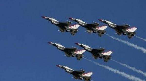 show aviatic pe mihail kogolniceanu sustinut de escadrila aeriana a sua thunderbirds video