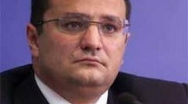 maior ii sugereaza lui dancu sa faca intr o carte o analiza despre breaking news uri