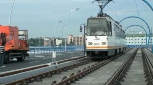 primele tramvaie si camioane au trecut pe pasajul basarab inca doua zile de teste video